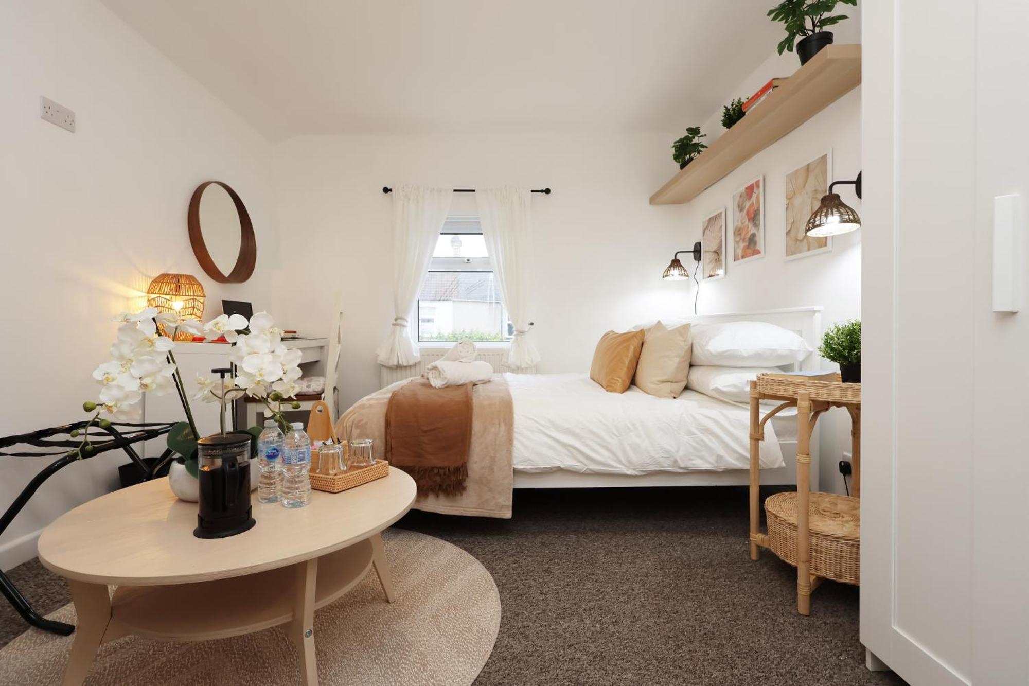 Cardiff City Guesthouse, Central Rooms, Fast Wi-Fi, On-Street Parking Esterno foto